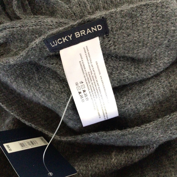 LUCKY BRAND GRAY ACRYLIC LONG FRINGED SCARF NWT - Picture 10 of 11